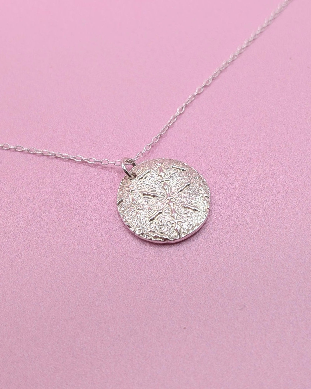 Celtic knot pendant - Solid Silver