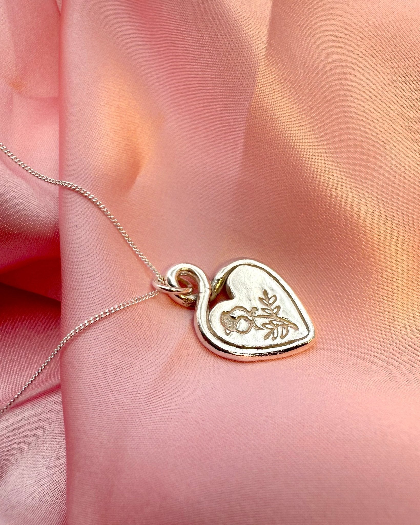 Personalised Heart Loop Necklace - Solid Fine Silver With 24k Gold - Arianwen Jewellery